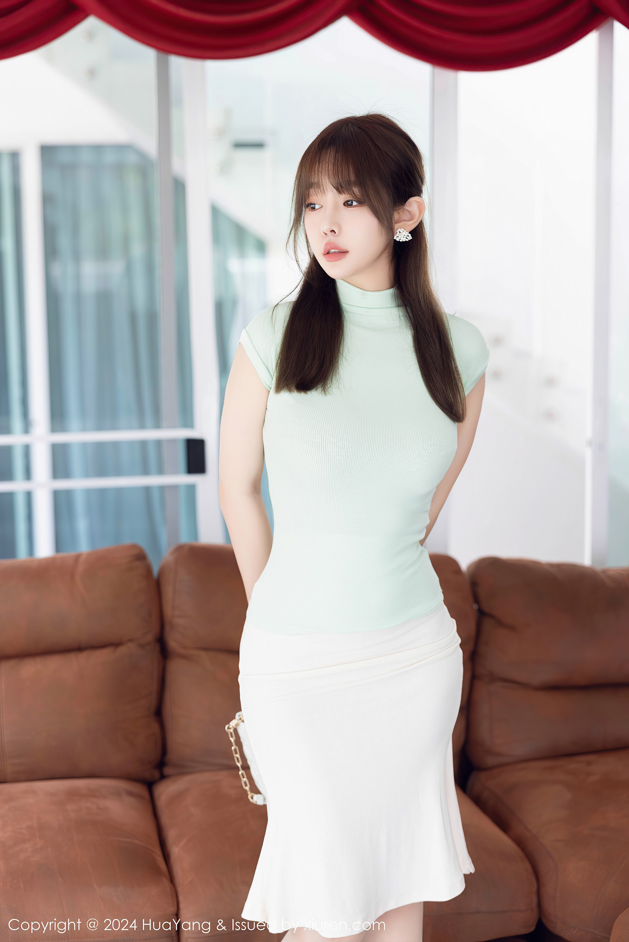 [HuaYang花漾]2024.01.19 Vol.565 王雨纯 女神白色短裙