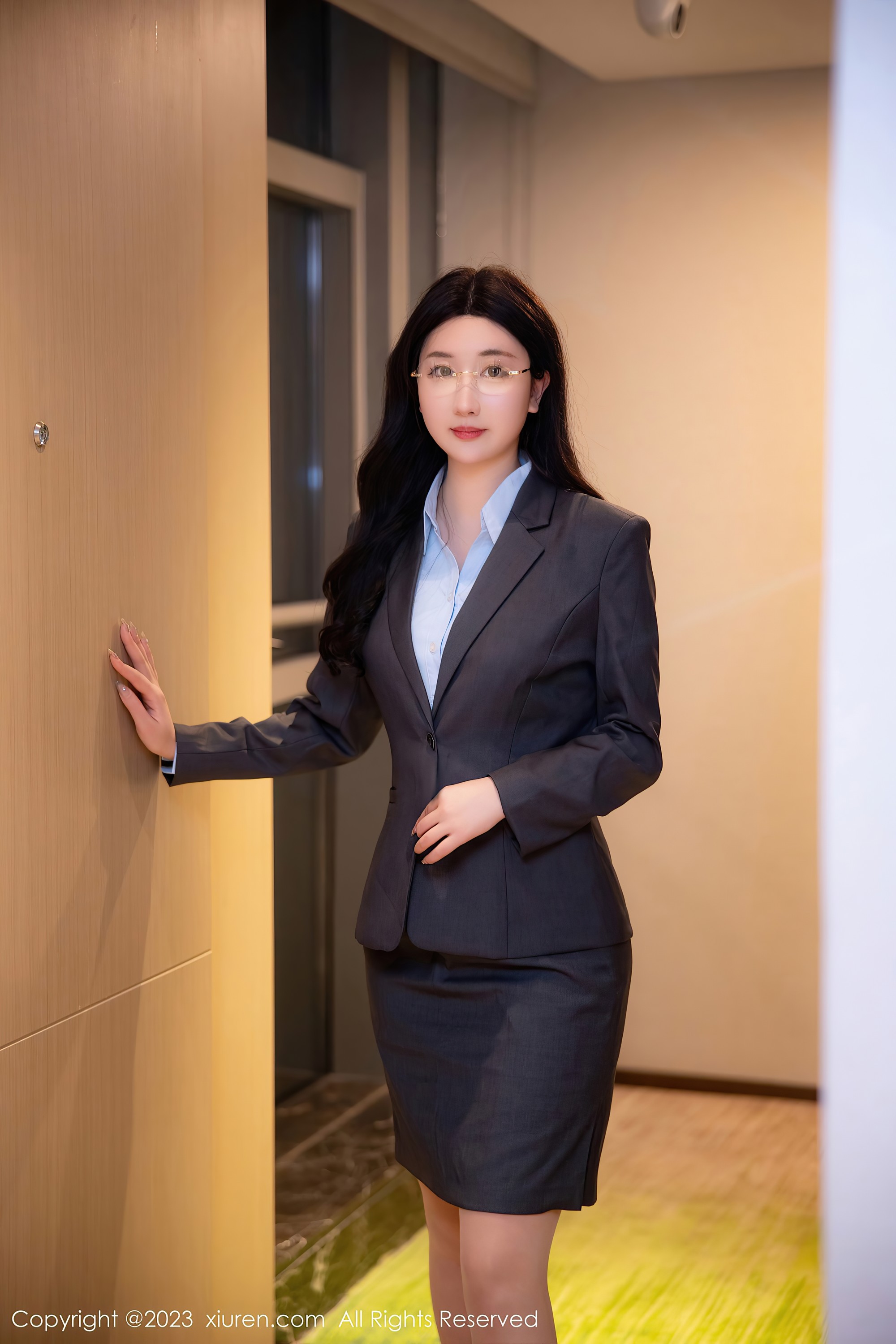 [XIUREN秀人网]2023.04.20 No.6607 江真真 性感OL制服